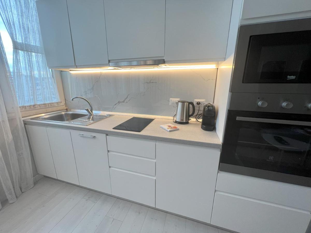 Grand New Bazaar Apartment Тирана Экстерьер фото