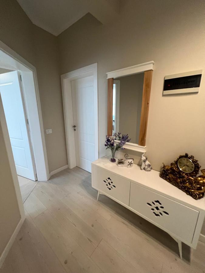 Grand New Bazaar Apartment Тирана Экстерьер фото