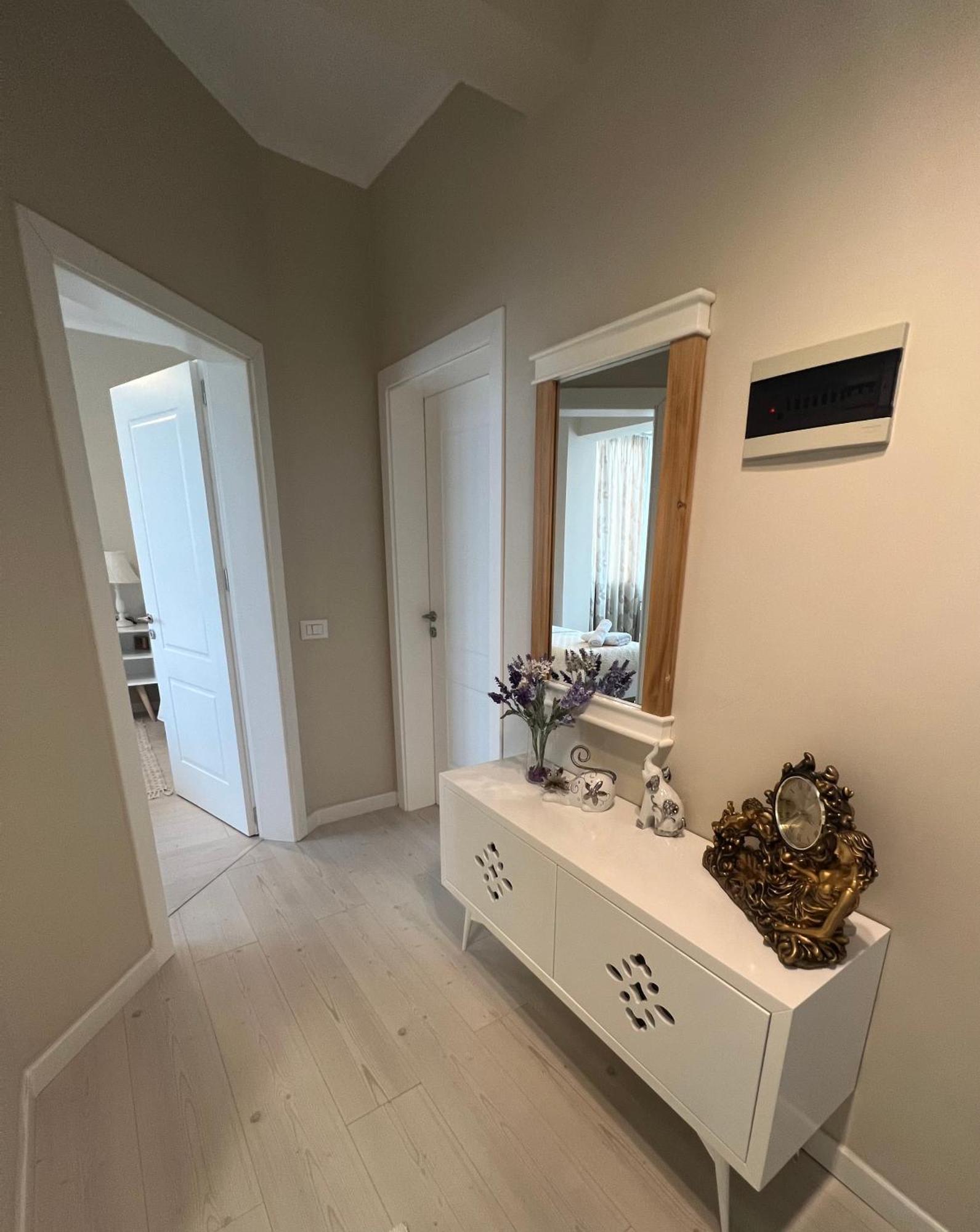 Grand New Bazaar Apartment Тирана Экстерьер фото